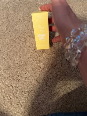 SHINE GIRL Vitamin C Serum - Yellow Box